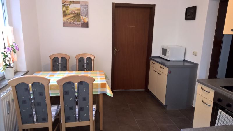 Hannover Möblierte Langzeit-Wohnung Misburg / Groß-Buchholz: Küche / Essecke